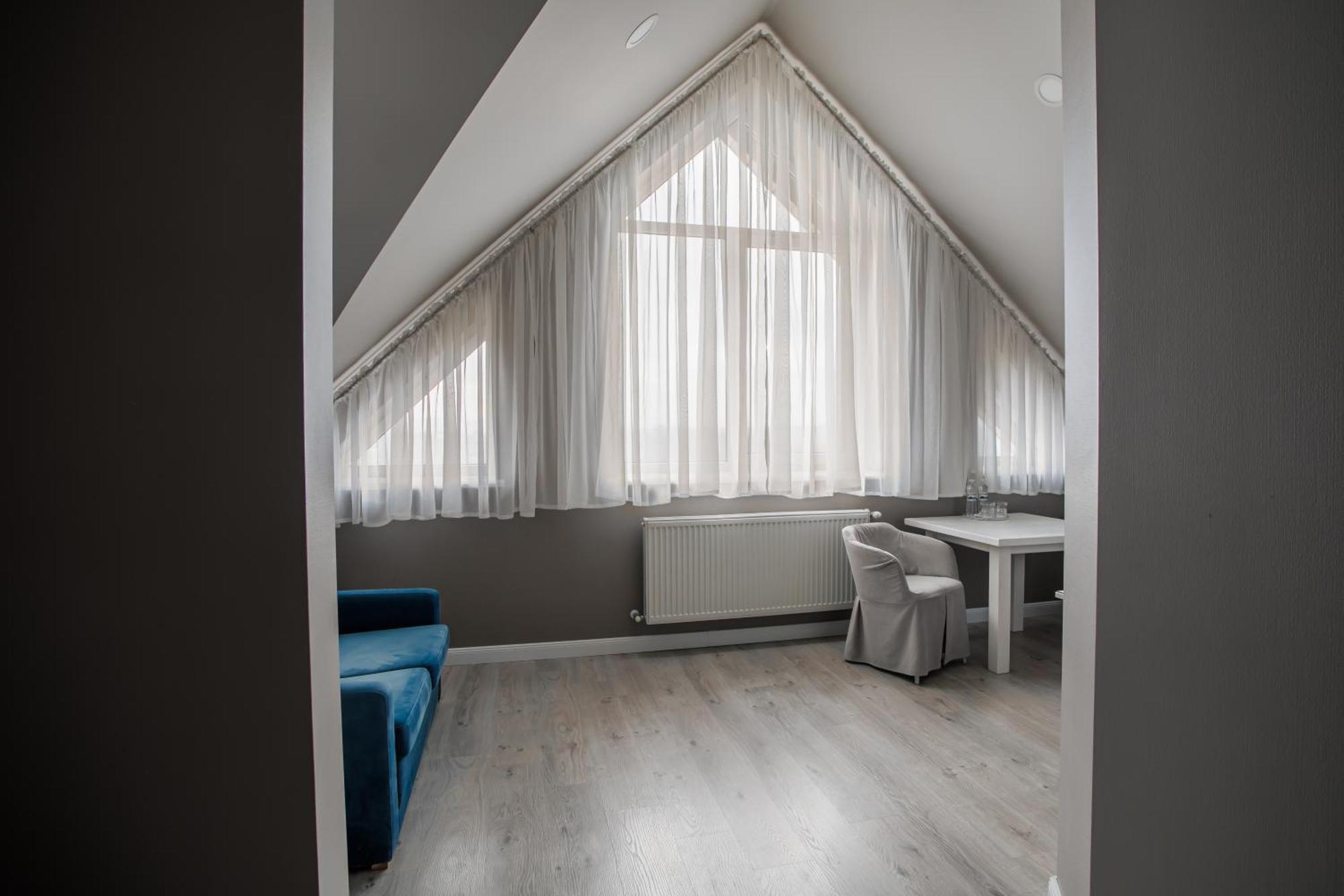 Rivoli Hotel Czerniowce Zewnętrze zdjęcie