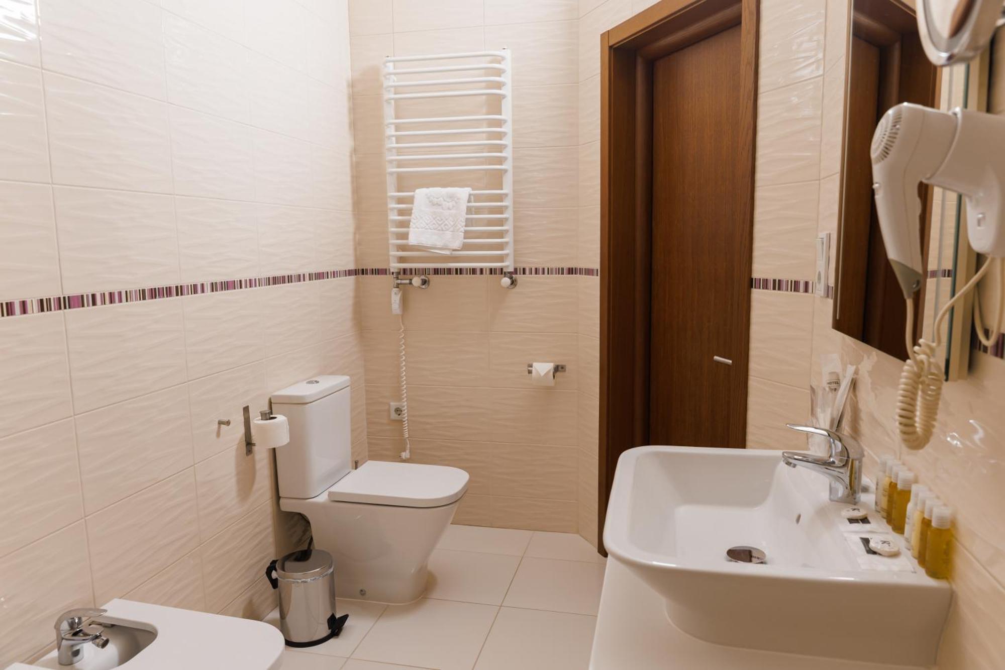 Rivoli Hotel Czerniowce Zewnętrze zdjęcie