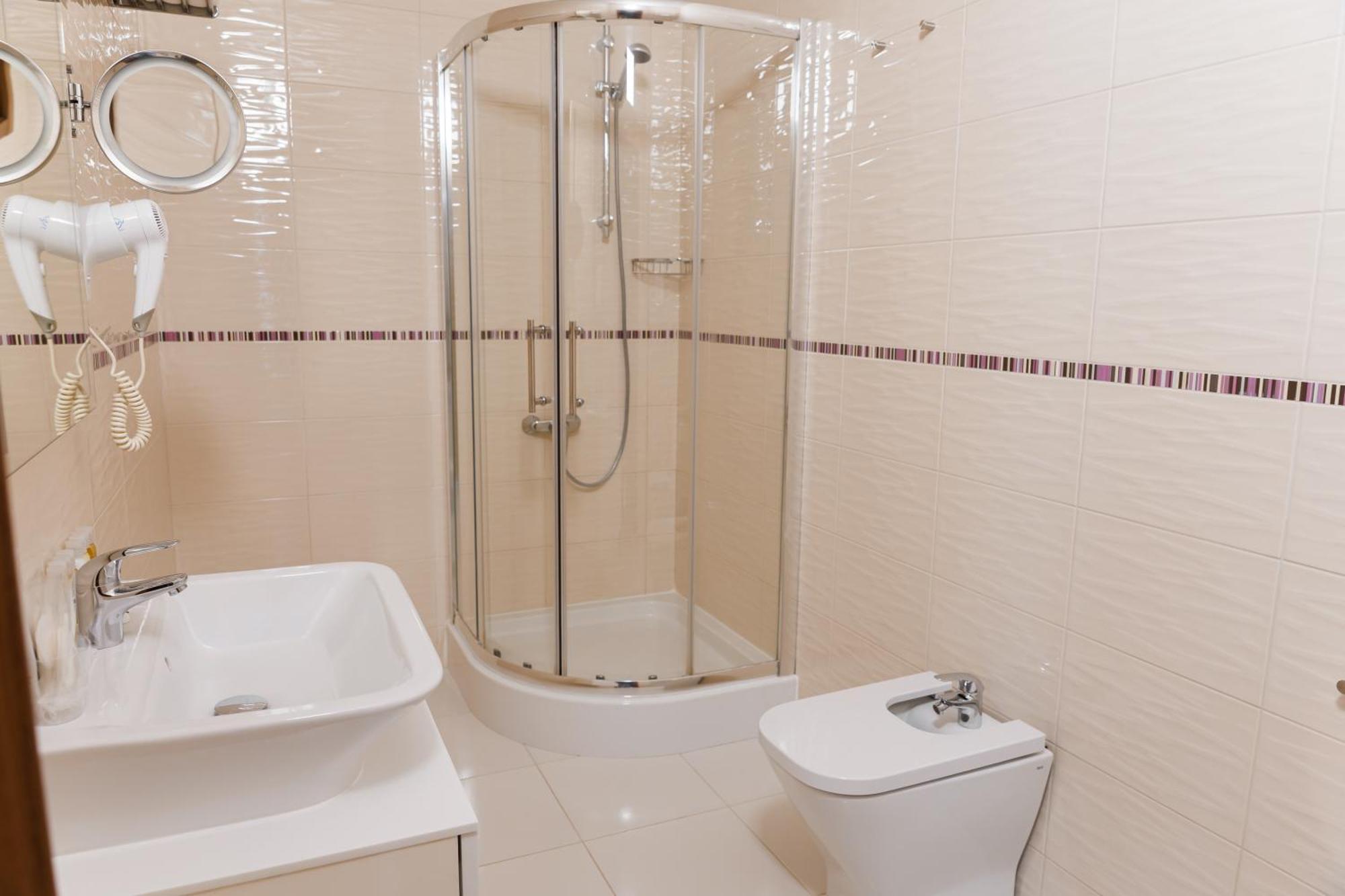 Rivoli Hotel Czerniowce Zewnętrze zdjęcie